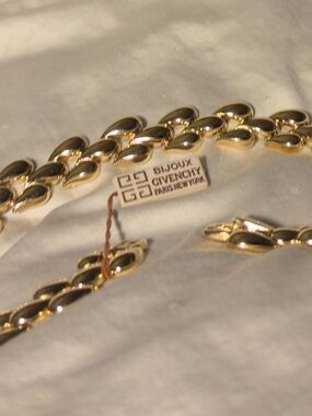 Vintage Givenchy 17” 18K gold plated Teardrop Necklace 113.4 grams MAKE AN OFFER